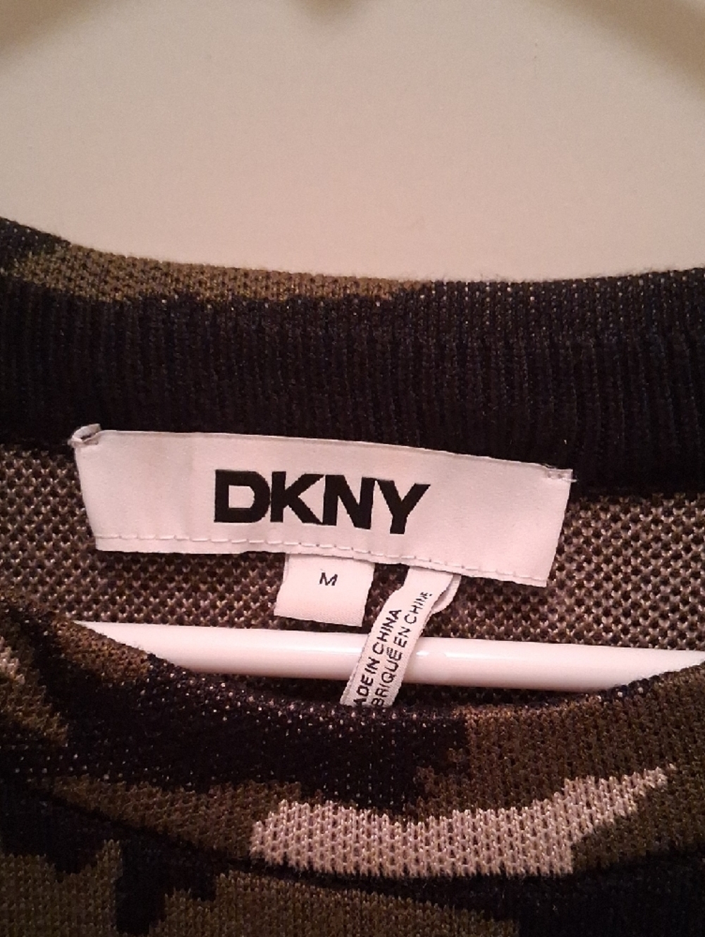 DKNY Black & Olive Camo Cropped Short Sleeve Sweater Tee - Picture 2 of 3